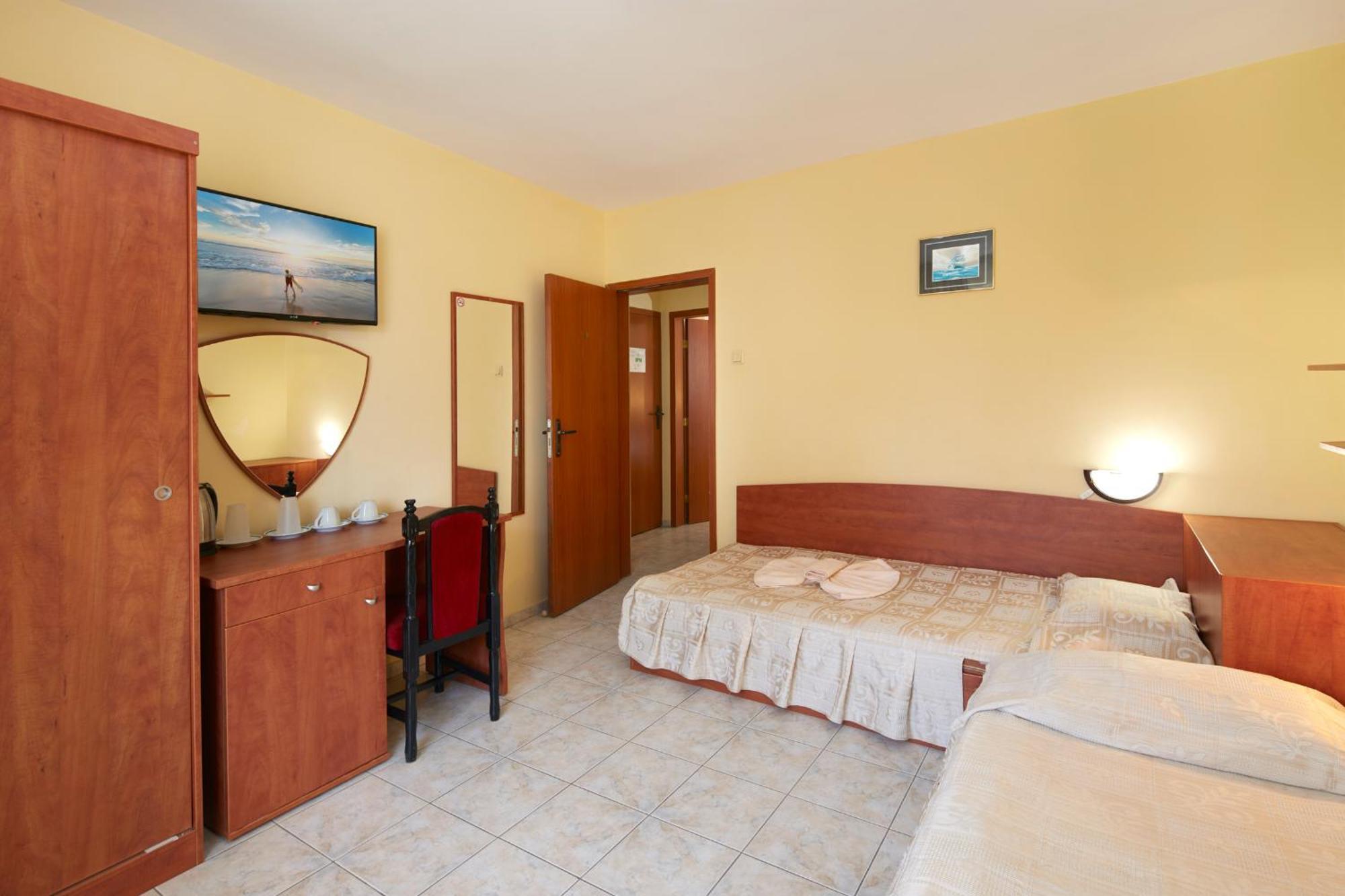 Family Hotel Andreev Nesebar Exterior photo